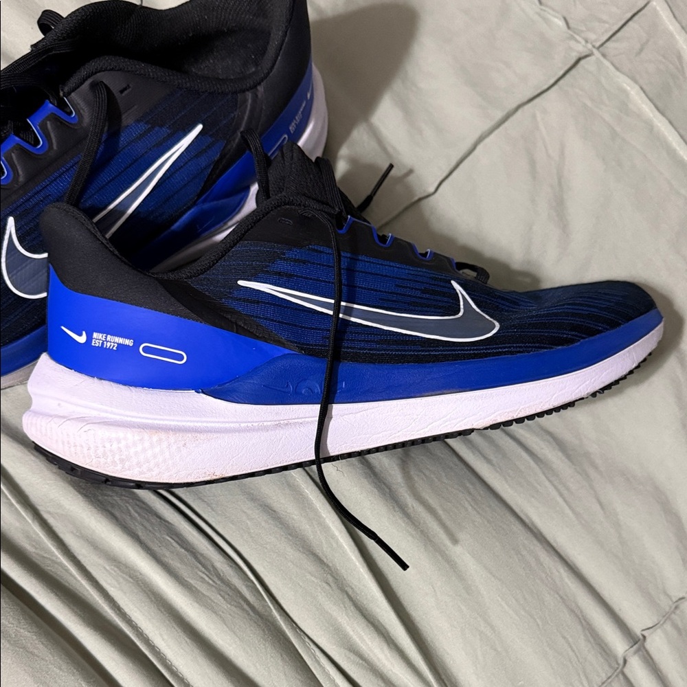 Nike Air Winflo 9 Men’s Running Athletic Sneakers size 12 - Picture 2 of 5